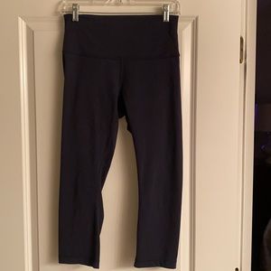 Lululemon Wunder Under navy blue leggings